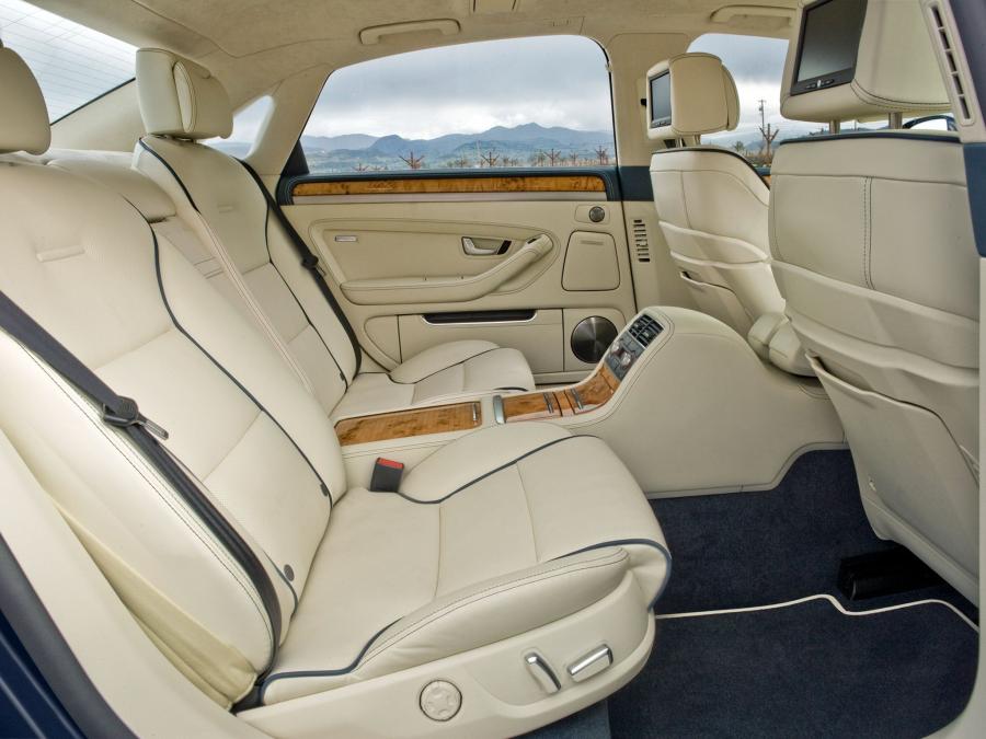 Интерьер Audi A8 L W12 Quattro (D3) 2008 года  (NA) (фото 3 из 8)